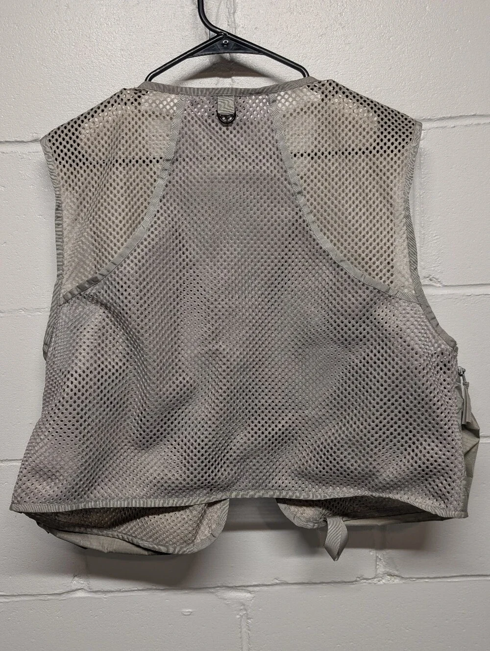 Vintage PATAGONIA Men's Mesh Fly Fishing Vest Gray (Medium)
